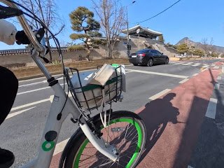 Biking in Seoul using Ddareungi