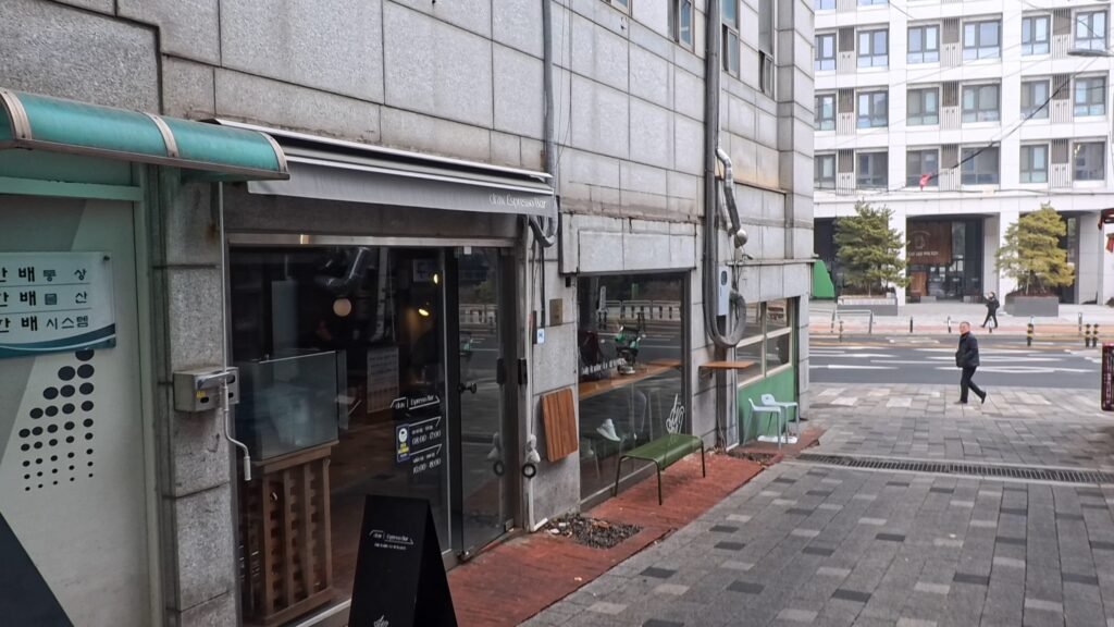 Espresso bar in Quiet Seoul
