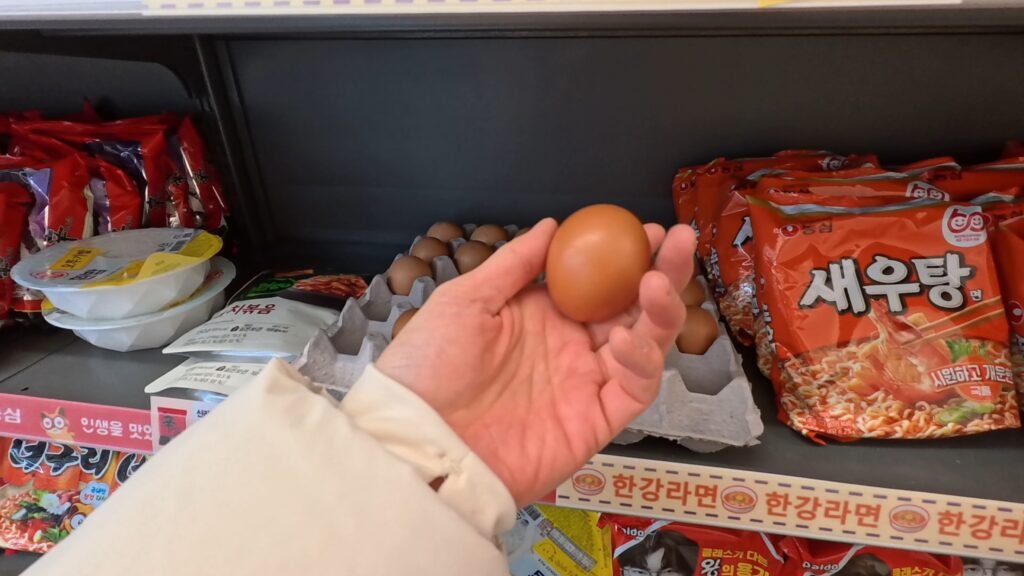 Han River Ramen Guide: Buying an Egg