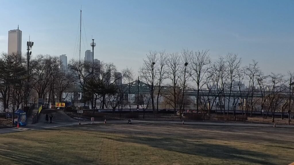 Nodeul Island view from Hangang Bridge in Seoul