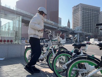 Seoul Station bike rental starting point for Gwanghwamun bike tour
