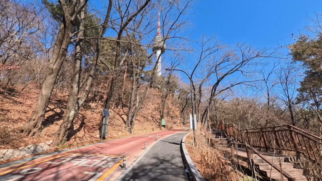 Hiking-to-the-namsan-tower
