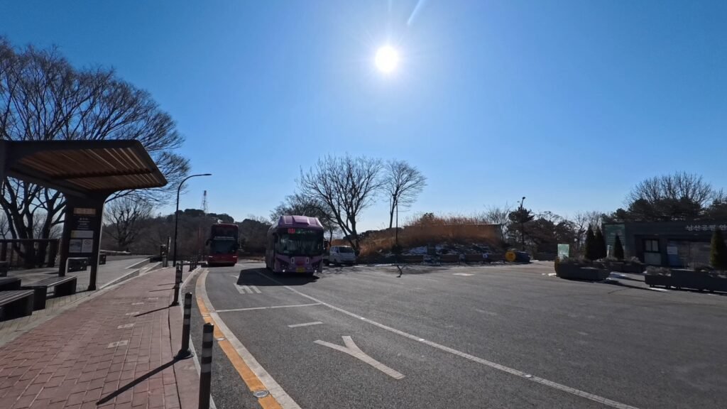 Catching-the-Namsan-shuttle-bus